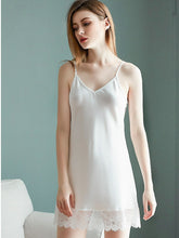 Pijama seductor y sexy con perspectiva de costura de encaje